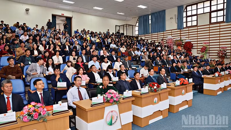Quang cảnh buổi lễ.