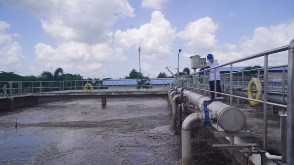 Hệ thống xử lý nước thải tập trung tại Khu công nghiệp Hiệp Phước. (Ảnh: THẾ ANH)