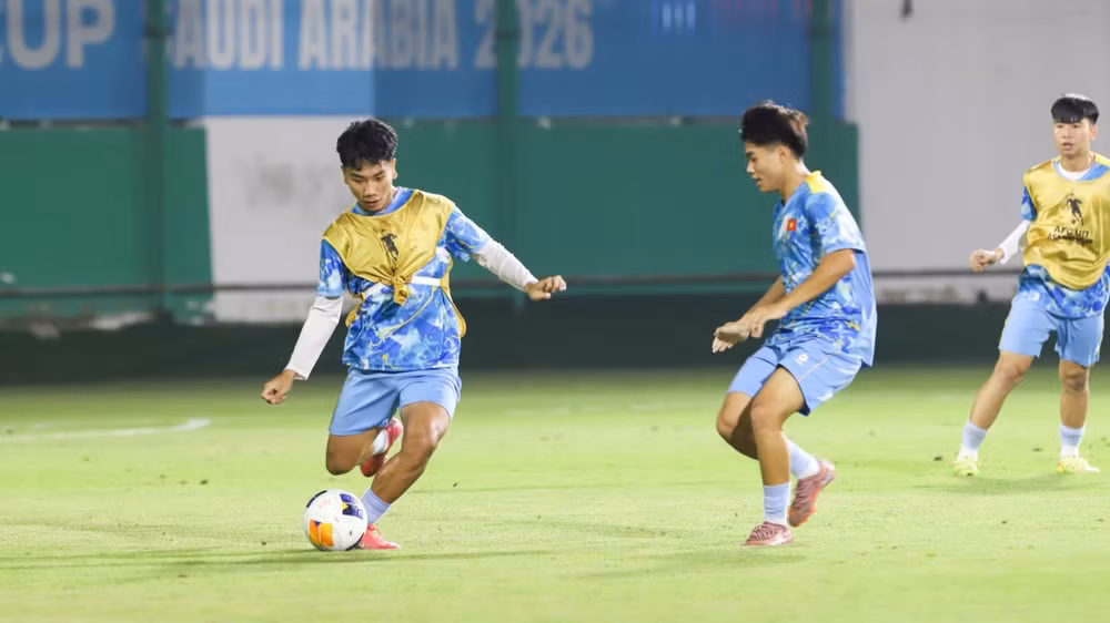 U17 Việt Nam chia đội để đấu tập. (Ảnh: VFF)