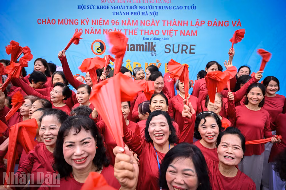 ndo_bl_soi-noi-tinh-than-hoang-kim-ruc-ro.jpg