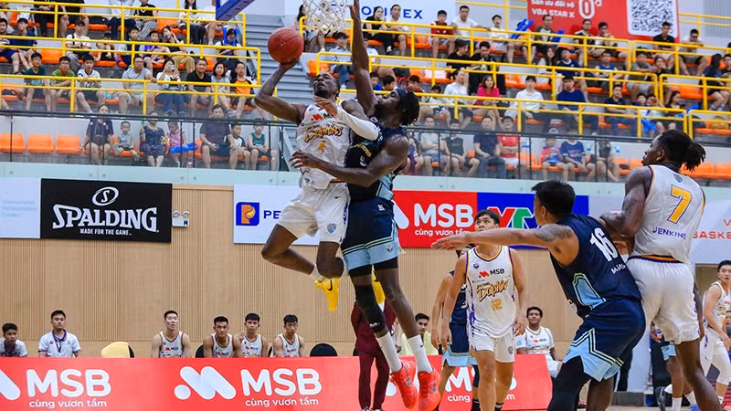 Nha Trang Dolphins vất vả vượt qua V Islanders. (Ảnh: VBA)
