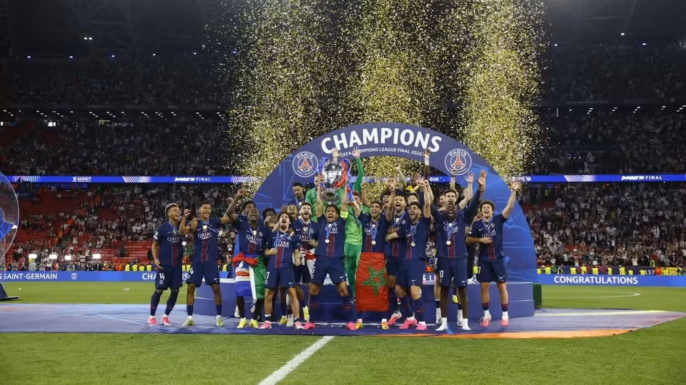 Các cầu thủ PSG ăn mừng chức vô địch C1 lần thứ hai liên tiếp. (Ảnh: PSG)