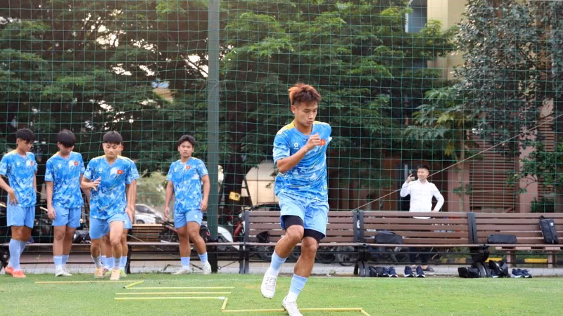 Các tuyển thủ U17 Việt Nam nỗ lực trong từng buổi tập. (Ảnh: VFF)