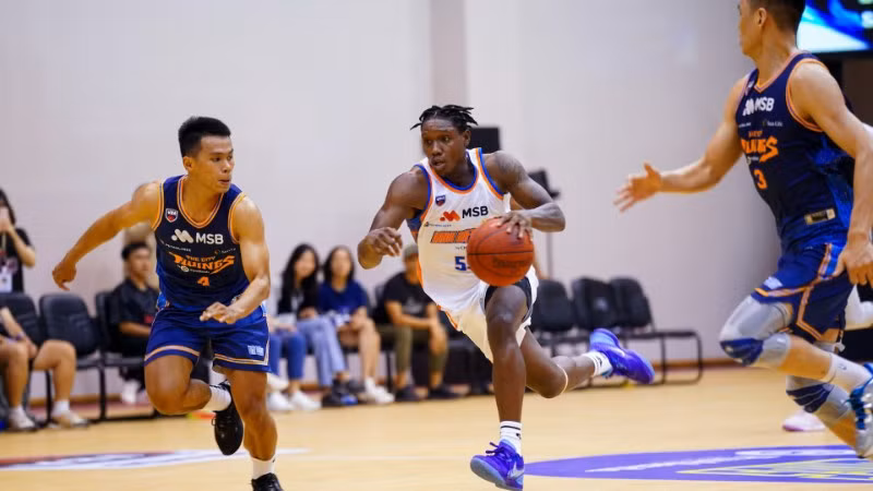 DaQuan Bracey bung sức giúp Hanoi Buffaloes lội ngược dòng. (Ảnh: VBA)