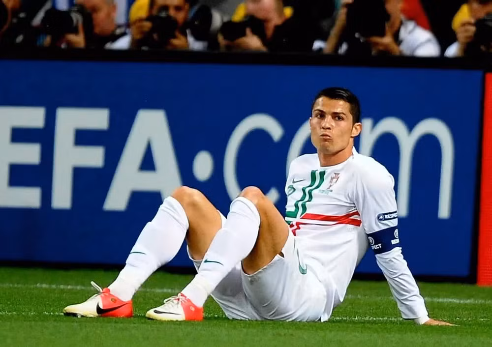 cristiano-ronaldo-distraught.jpg