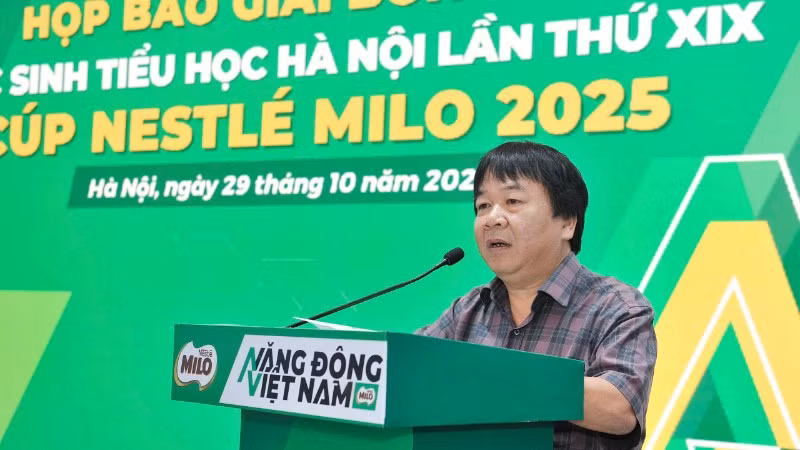 Nhà báo Phan Việt Hùng, Phó Tổng Biên tập Báo Thiếu niên Tiền phong và Nhi đồng, Phó Trưởng ban tổ chức giải phát biểu.