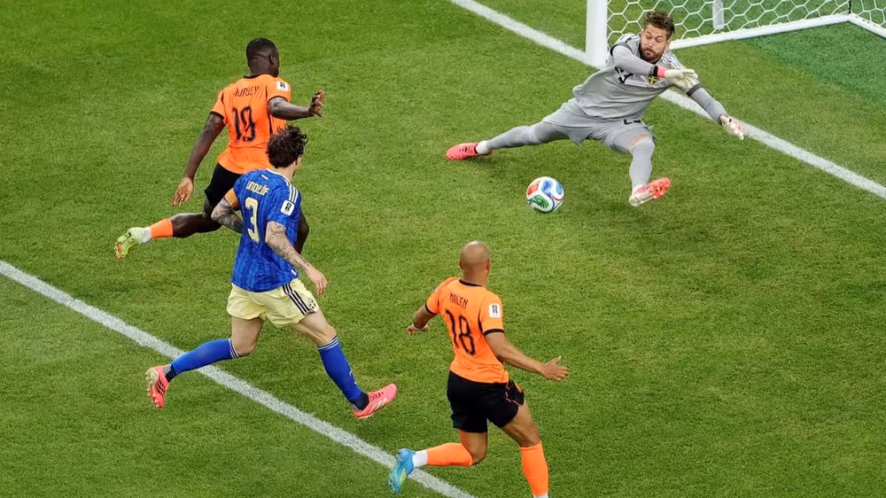 “Cơn lốc màu da cam” liên tục gây sức ép tới khung thành của Thụy Điển. (Ảnh: FIFA)
