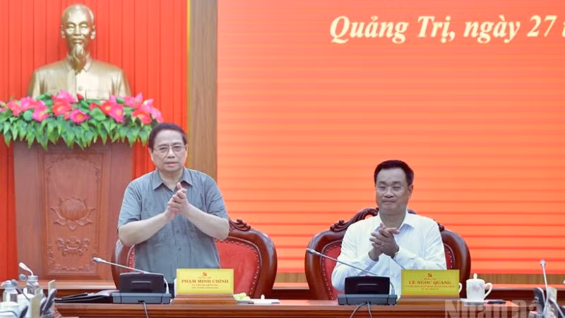 Thủ tướng Phạm Minh Chính chủ trì cuộc làm việc với Ban Thường vụ Tỉnh ủy Quảng Trị. (Ảnh: THANH GIANG)