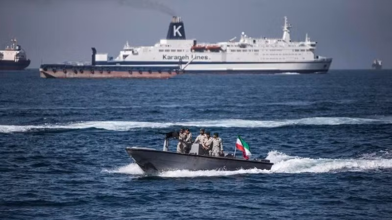 Binh sĩ Iran tuần tra ở eo biển Hormuz, ngày 30/4/2019. (Ảnh: Xinhua)
