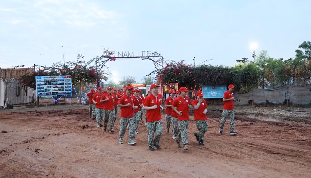 Bệnh viện dã chiến cấp 2 số 7 của Việt Nam tại Phái bộ Gìn giữ hòa bình Liên hợp quốc ở Nam Sudan đã tổ chức hoạt động chạy bộ tập thể quanh khu vực đóng quân.