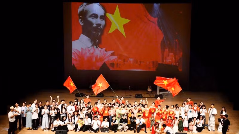 Chương trình nghệ thuật đặc biệt “Tự hào một dải non sông” được tổ chức tại thành phố Higashi Osaka (Nhật Bản).