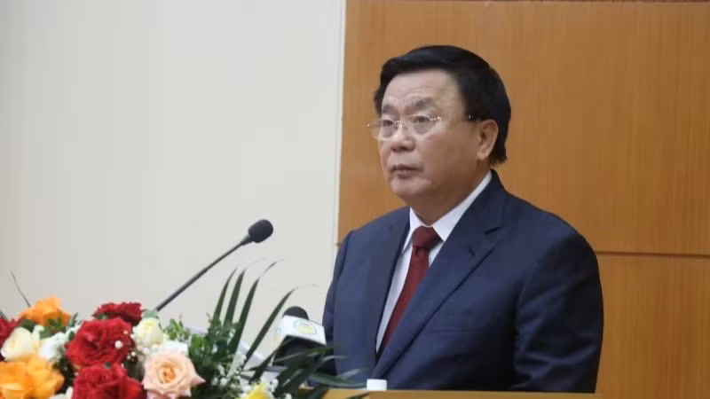 GS.TS Nguyễn Xuân Thắng Ủy viên Bộ Chính trị, Giám đốc Học viện Chính trị quốc gia Hồ Chí Minh, Chủ tịch Hội đồng Lý luận Trung ương phát biểu đề dẫn tại hội thảo.