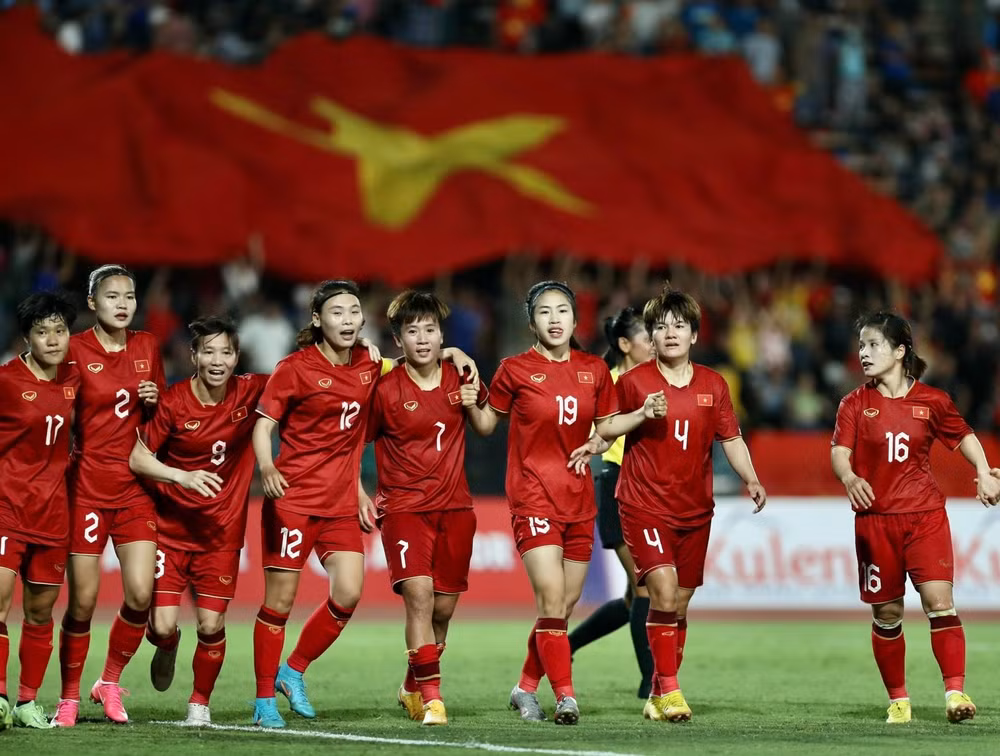 Đội tuyển bóng đá nữ Việt Nam trong niềm vui vô địch SEA Games 32. (Ảnh: TL)