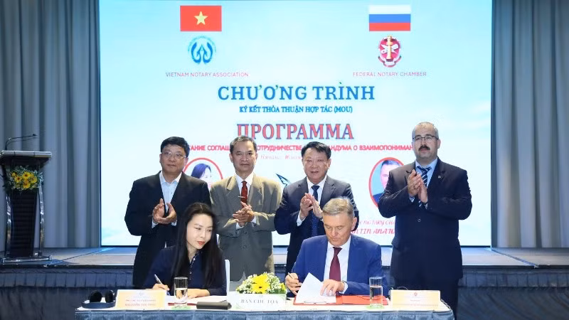 Lễ ký kết Thỏa thuận hợp tác giữa Hiệp hội công chứng viên Việt Nam và Hiệp hội Công chứng Liên bang Nga.