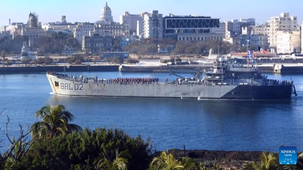 Hình ảnh một con tàu chở hàng viện trợ nhân đạo từ Mexico tại cảng Havana, Cuba, ngày 12/2/2026. (Ảnh: XINHUA)