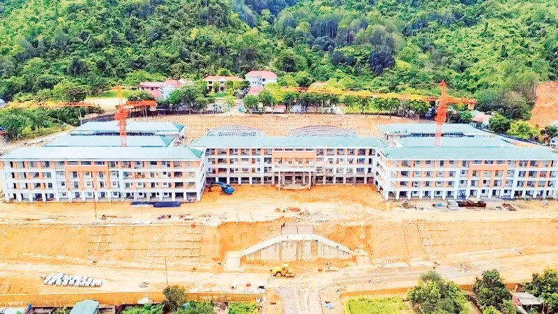 Gấp rút hoàn thiện dự án Trường Phổ thông nội trú liên cấp Tiểu học và Trung học cơ sở xã Phong Thổ, tỉnh Lai Châu. (Ảnh: TTXVN)
