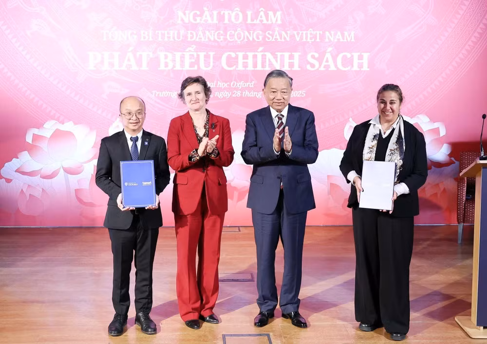 vna-potal-tong-bi-thu-to-lam-phat-bieu-chinh-sach-tai-dai-hoc-oxford-8371029.jpg