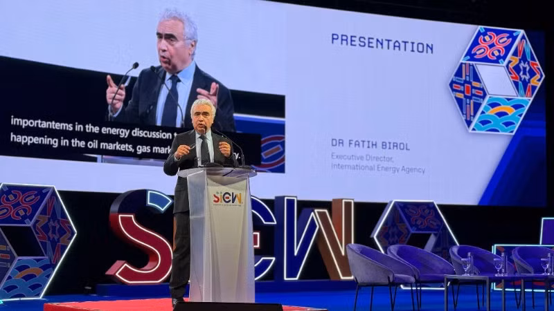giam-doc-dieu-hanh-co-quan-nang-luong-quoc-te-iea-tien-si-fatih-birol-tai-le-khai-mac-siew-2025-498.jpg