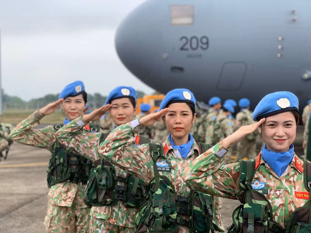 nu-cong-binh.jpg