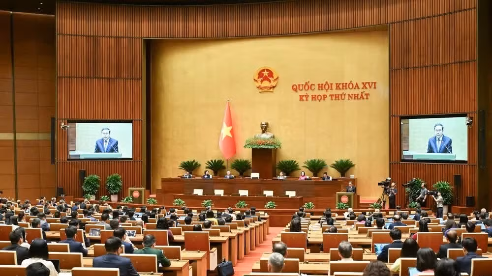 Quang cảnh phiên bế mạc Kỳ họp thứ nhất, Quốc hội khóa XVI. (Ảnh: DUY LINH)