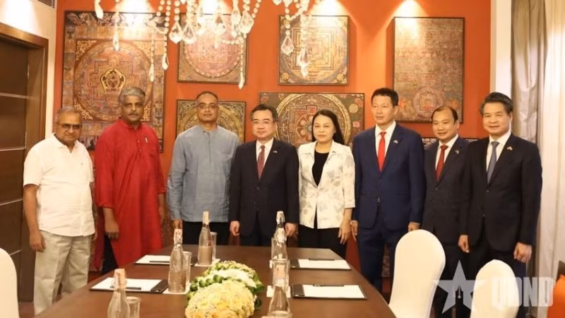 Đồng chí Nguyễn Thanh Nghị tiếp Tổng Bí thư Đảng Cộng sản Ấn Độ Doraisamy Raja. (Nguồn: Báo Quân đội Nhân dân)