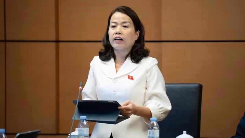 ly-thi-lan-2841.jpg
