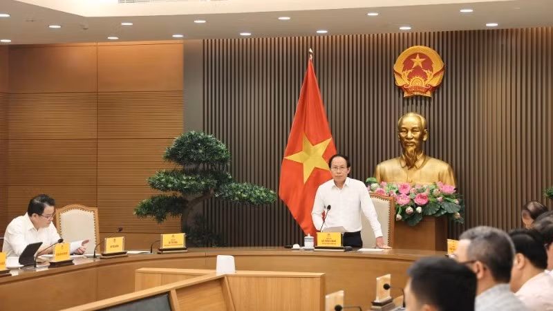 Phó Thủ tướng Chính phủ Lê Tiến Châu chủ trì cuộc họp về tình hình triển khai hoạt động của Ban Chỉ đạo tổng rà soát hệ thống văn bản quy phạm pháp luật. (Ảnh: CP)