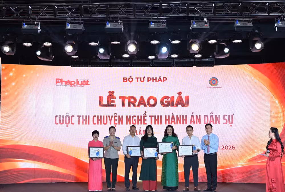 trao-giai-3.jpg