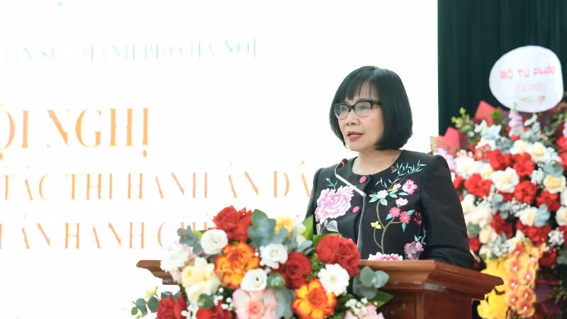 Thứ trưởng Tư pháp Đặng Hoàng Oanh phát biểu chỉ đạo tại hội nghị. (Ảnh: TL)