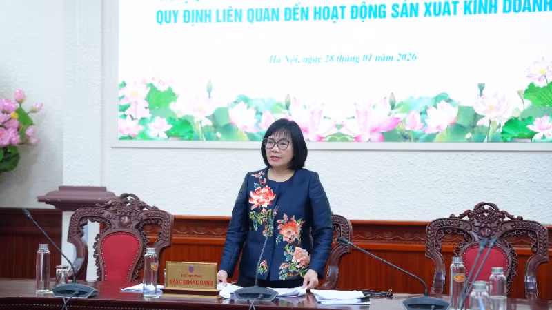 thu-truong-dang-hoang-oanh-2245.jpg