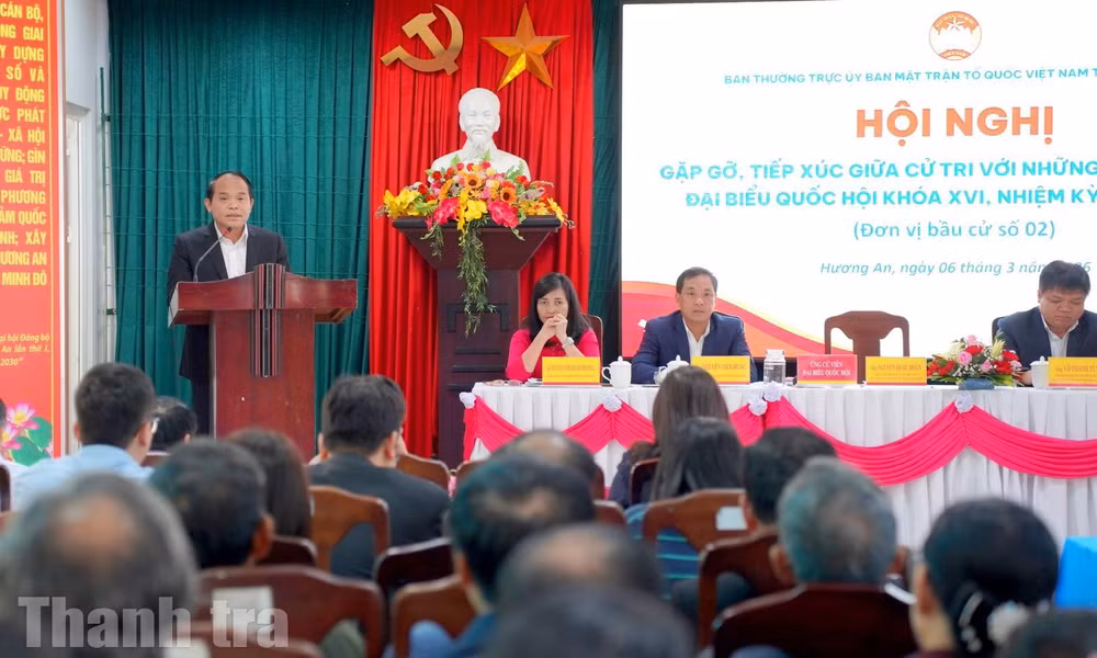 ung-cu-vien-doan-tiep-xuc-cu-tri.jpg