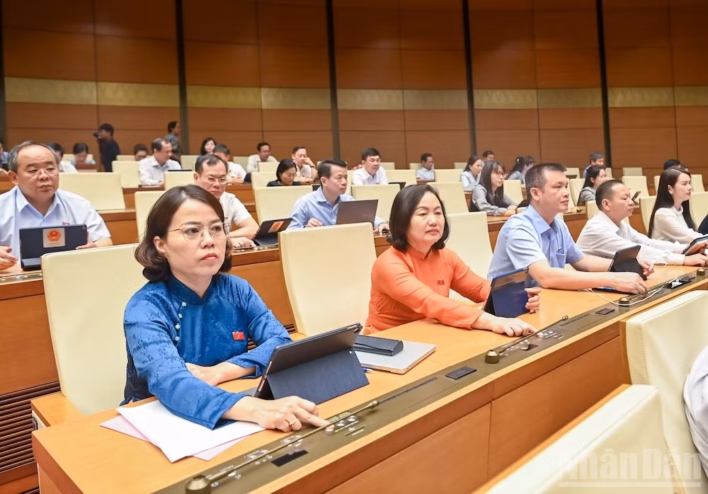 ndo_br_bieu-quyet-luat-nha-giao-2.jpg