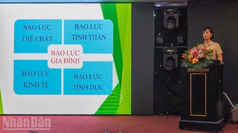 trao-doi-ve-bao-luc-gia-dinh-sua-258.jpg