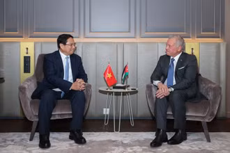 Thủ tướng Chính phủ Phạm Minh Chính hội kiến Quốc vương Jordan Abdullah II bin Al-Hussein. (Ảnh: Nhật Bắc/VGP)