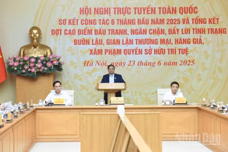 Thủ tướng Chính phủ Phạm Minh Chính chủ trì Hội nghị trực tuyến toàn quốc. (Ảnh: TRẦN HẢI) 