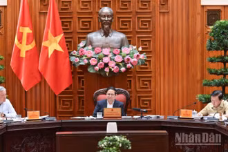 Thủ tướng Chính phủ Phạm Minh Chính chủ trì cuộc họp của Ban Thường vụ Đảng ủy Chính phủ. (Ảnh: TRẦN HẢI)