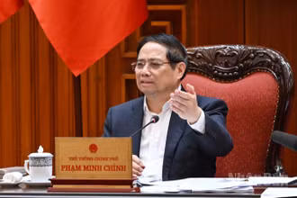 Thủ tướng Phạm Minh Chính phát biểu ý kiến chỉ đạo cuộc họp. (Ảnh: TRẦN HẢI)