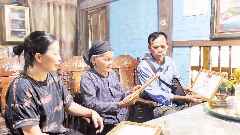 Gia đình chị Mã Thị Tiên, thôn Hùng Tiến là tấm gương điển hình trong phong trào khuyến học, khuyến tài ở xã Tùng Bá.