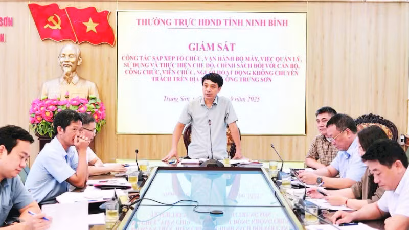 Thường trực HĐND tỉnh Ninh Bình thực hiện giám sát hoạt động của chính quyền sau sáp nhập