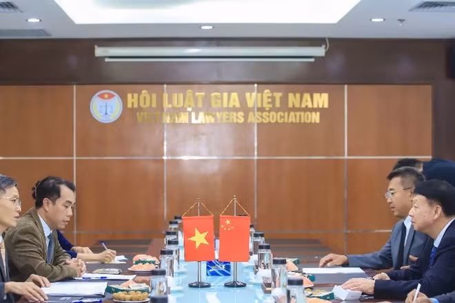 Hội Luật gia Việt Nam làm việc với Đoàn đại biểu Hội Luật gia Trung Quốc. (Nguồn: Hội Luật gia Việt Nam)