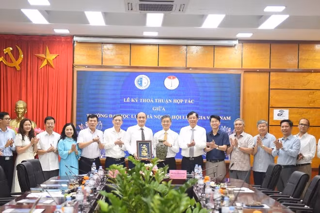 Lễ ký kết hợp tác được kỳ vọng mở ra nhiều cơ hội tiếp cận thực tiễn cho sinh viên ngành luật.
