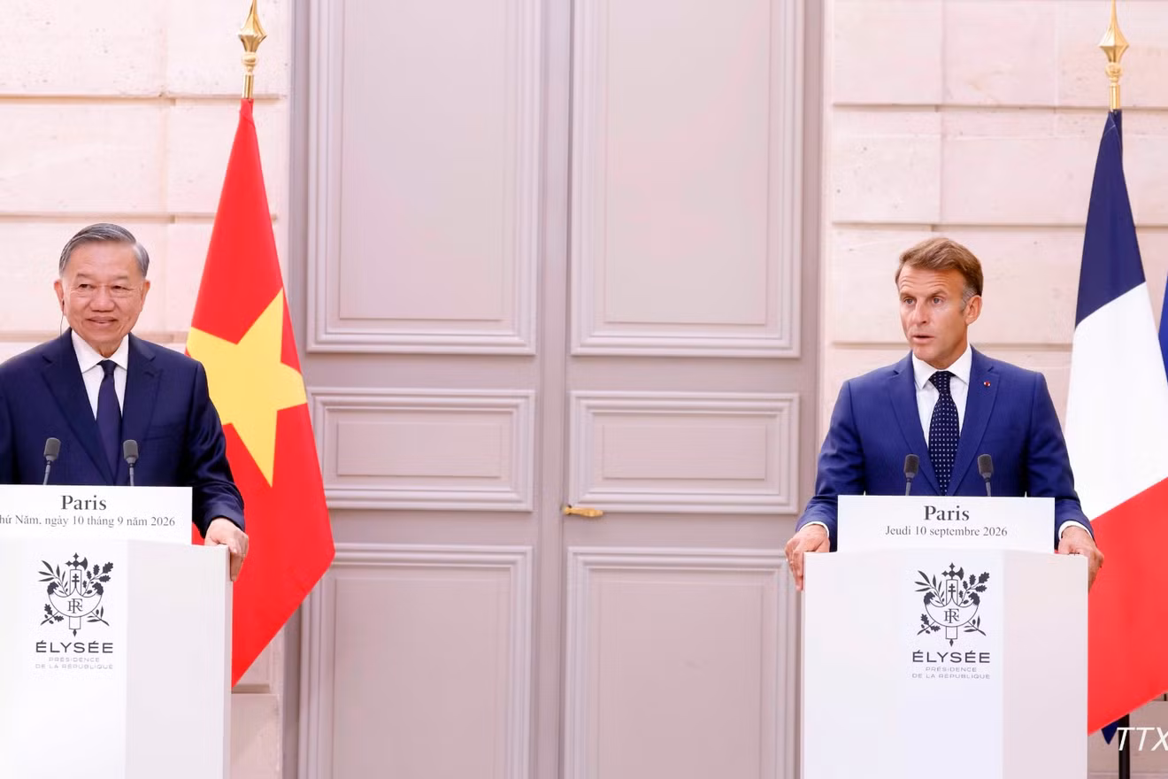 Tổng Bí thư, Chủ tịch nước Tô Lâm và Tổng thống Pháp Emmanuel Macron gặp gỡ báo chí, thông báo kết quả hội đàm. (Ảnh: Thống Nhất/TTXVN)