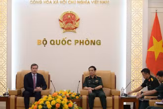 Đại tướng Phan Văn Giang tiếp xã giao Ngài Matteo Perego di Cremnago, Quốc vụ khanh Quốc phòng nước Cộng hòa Italia.