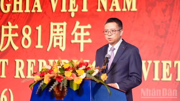 Đại sứ Phạm Thanh Bình phát biểu tại buổi lễ.