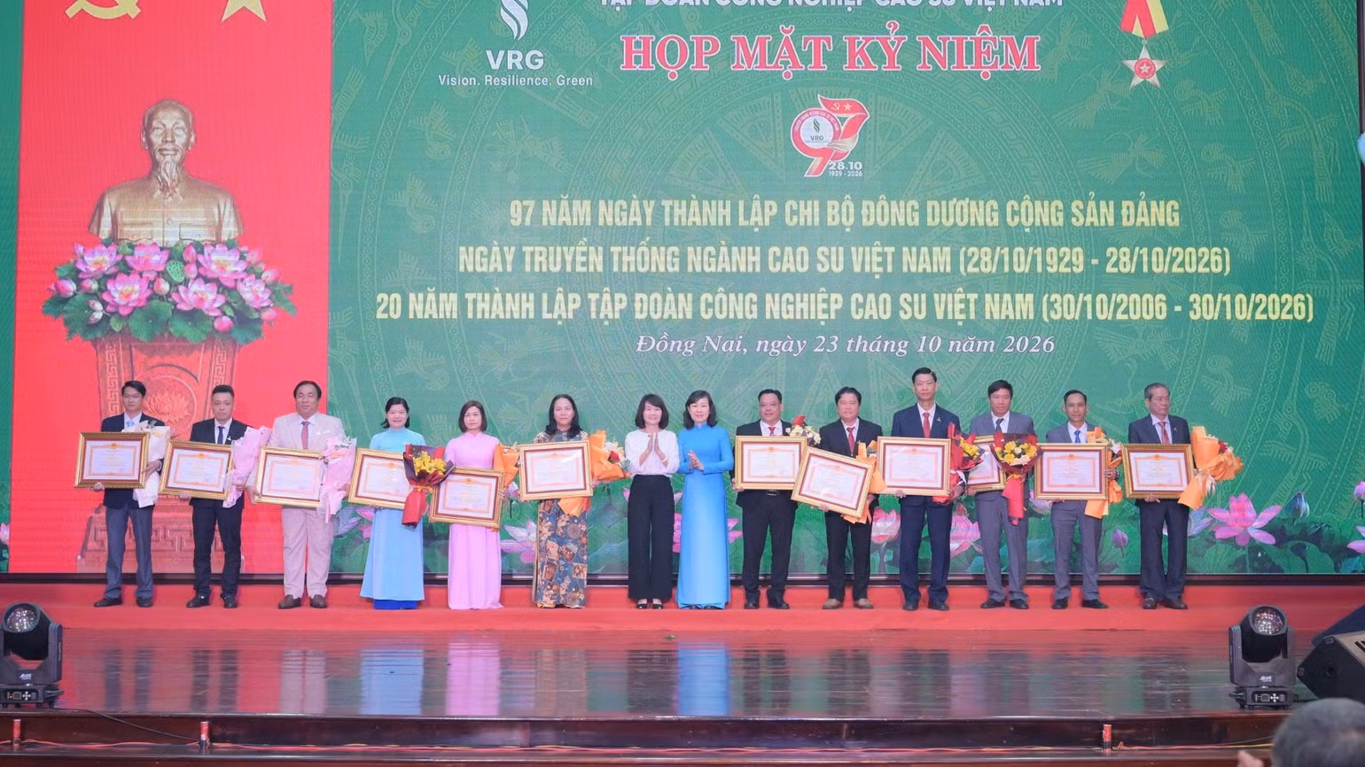 h4-vrg-97-nam-2241.jpg