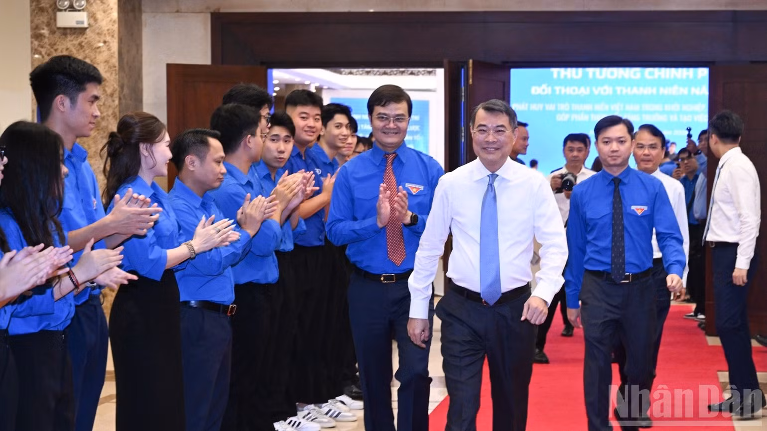 Thủ tướng Chính phủ Lê Minh Hưng tới dự Chương trình đối thoại với thanh niên năm 2026. (Ảnh: TRẦN HẢI)