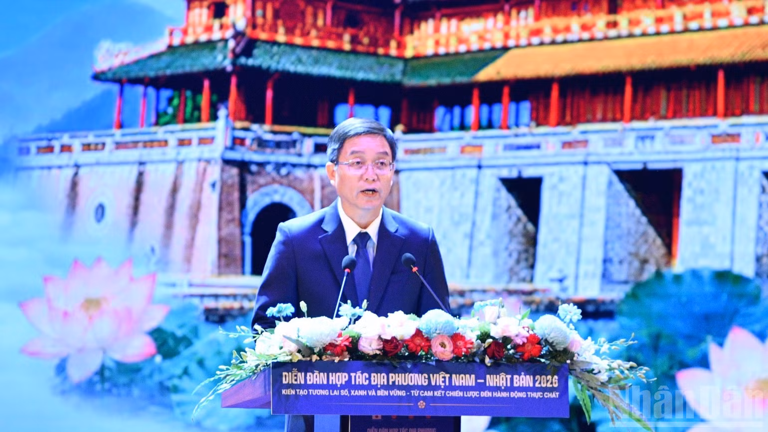 Bí thư Thành uỷ Huế Nguyễn Đình Trung phát biểu chào mừng Diễn đàn. (Ảnh: THANH GIANG)