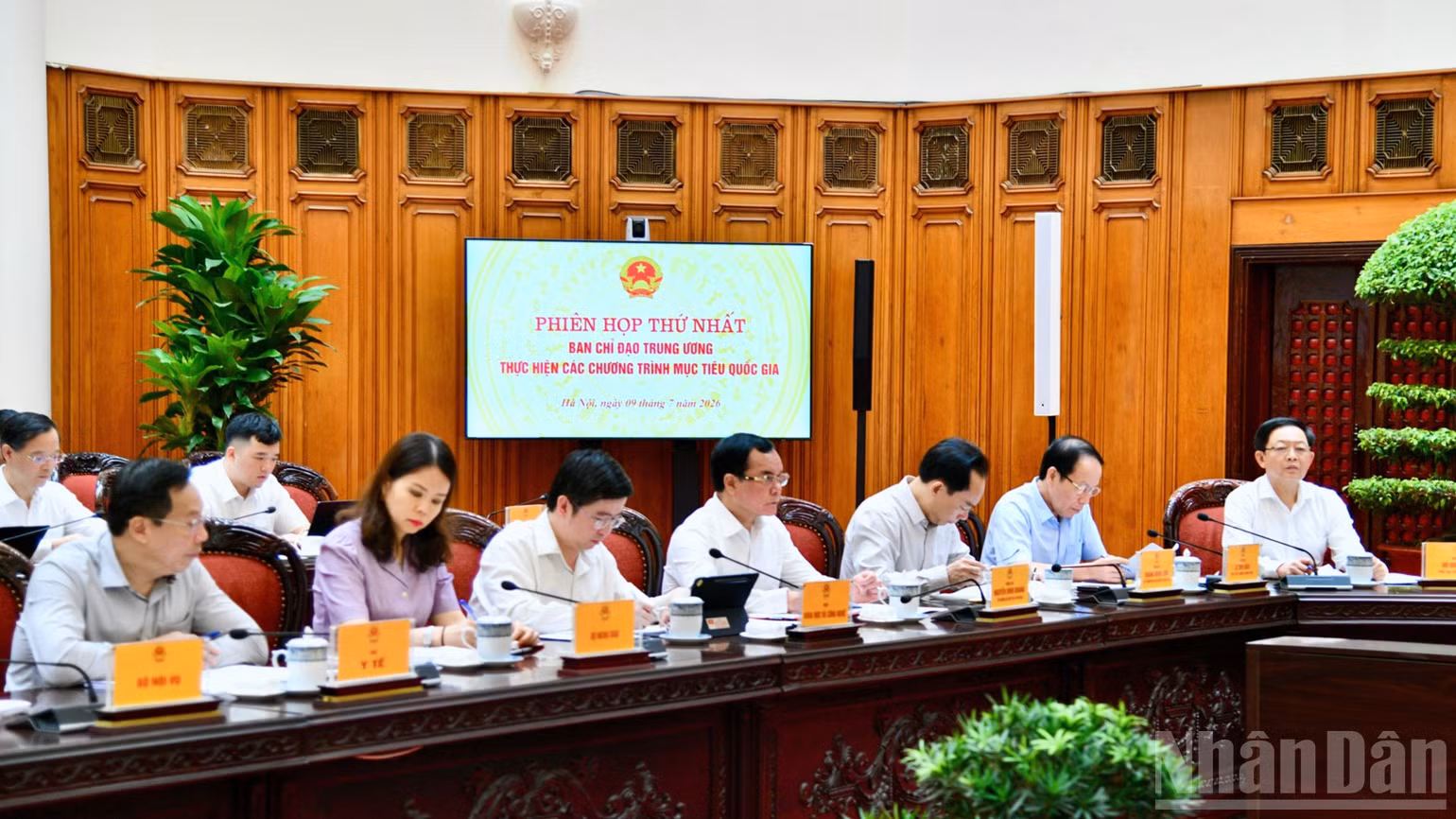 Các Phó Thủ tướng Chính phủ, lãnh đạo các bộ, ngành Trung ương tham dự phiên họp. (Ảnh: Thanh Giang)