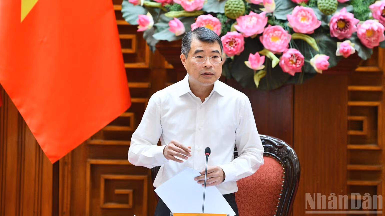 Thủ tướng Lê Minh Hưng yêu cầu phải tập trung tổ chức thực hiện quyết liệt, thực chất, hiệu quả hơn nữa, bảo đảm mục tiêu giải ngân và hiệu quả đầu tư các Chương trình mục tiêu quốc gia. (Ảnh: Thanh Giang)
