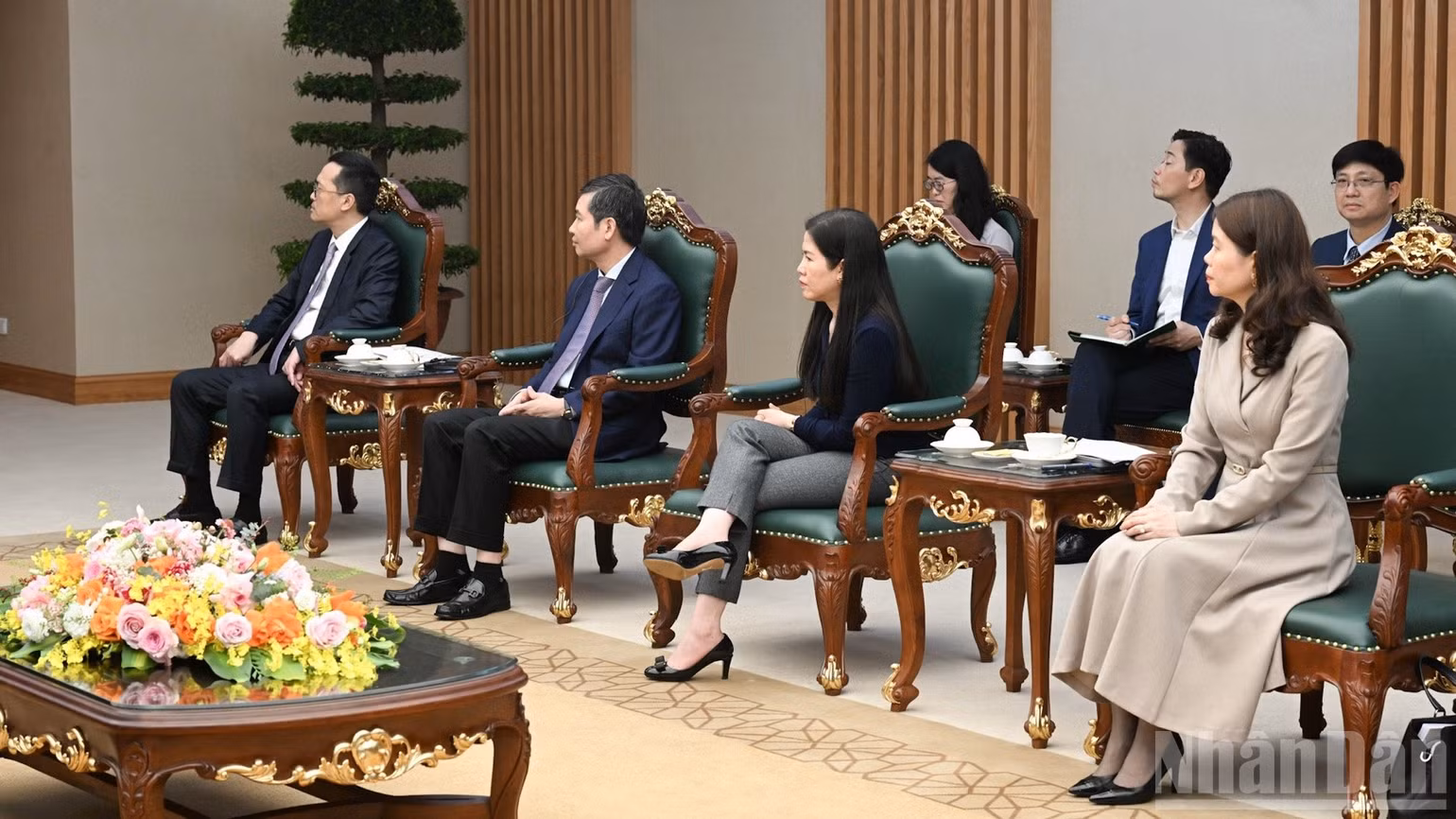 Đại diện lãnh đạo một số bộ, ngành Việt Nam tham dự buổi tiếp. (Ảnh: TRẦN HẢI)